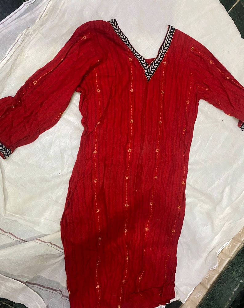 Red Kurti