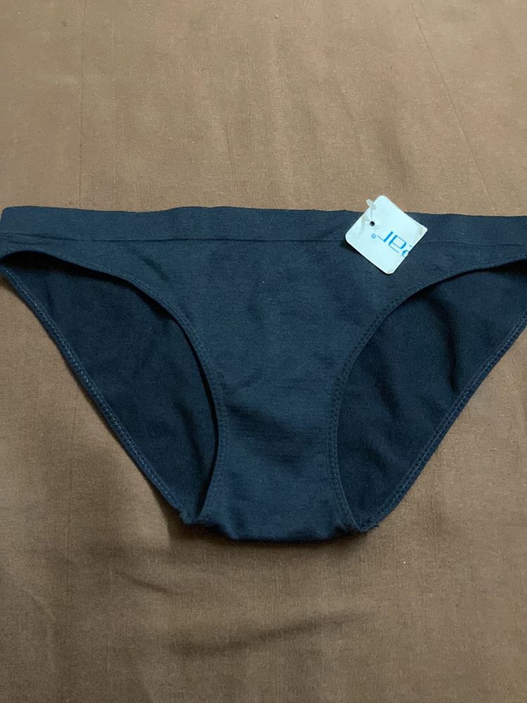 Brand New Seamless Low Waist Underwear( With