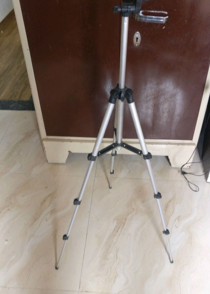 Tripod Mobile and Camera Stand