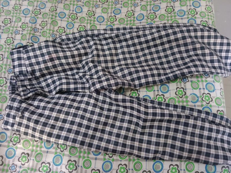 Boys Pant 3 To 4 Year This Is Used And Look New