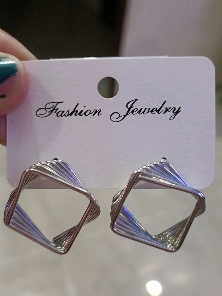 TRENDY EARRINGS