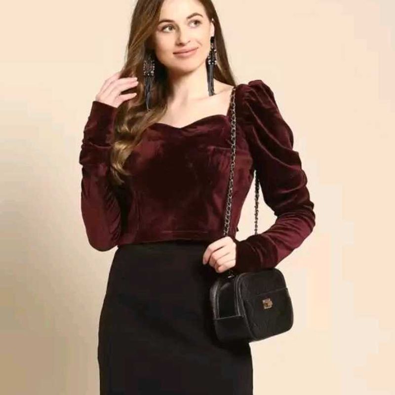 Women Burgundy Sweetheart Neck Top