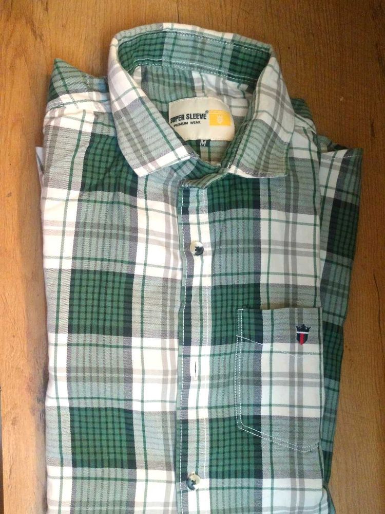 A Brilliant Men's Shirt(M) With Green & Grey Color