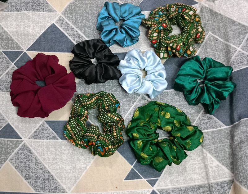 8 Scrunchies