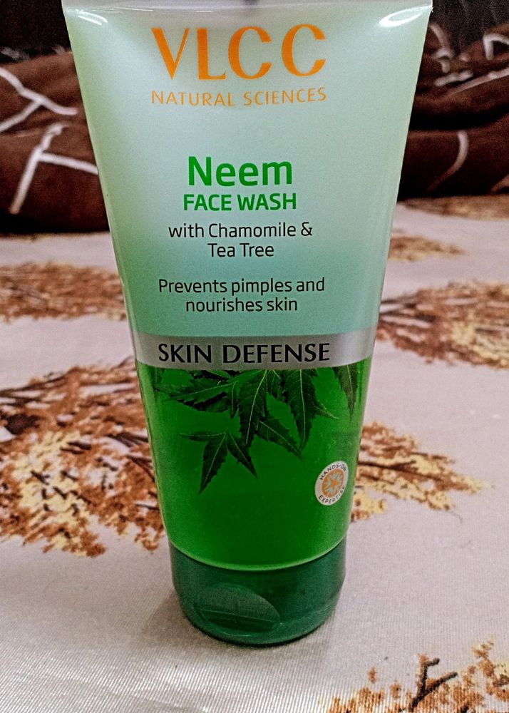 Vlcc neem facewash with chamomile and tea tree