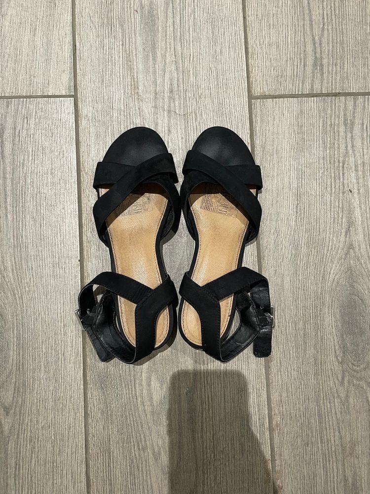 Black Strappy Flats