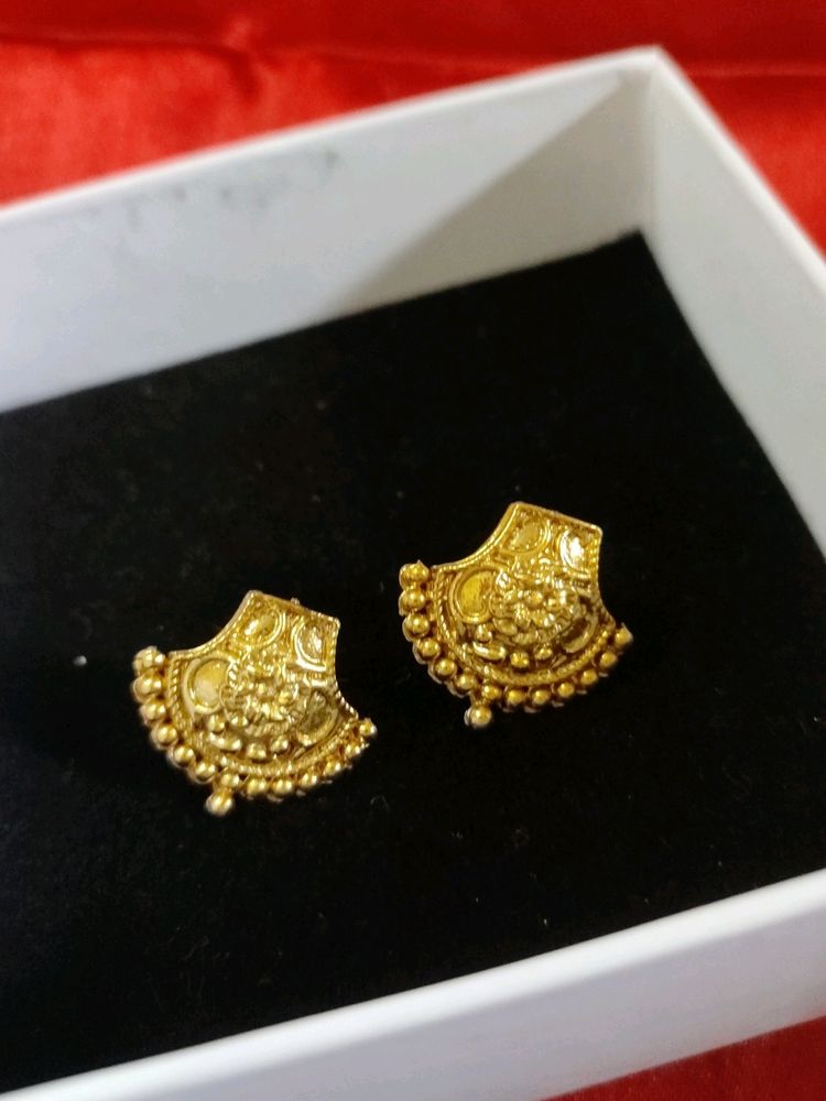 1 Gram Gold Plated Forming Earrings..