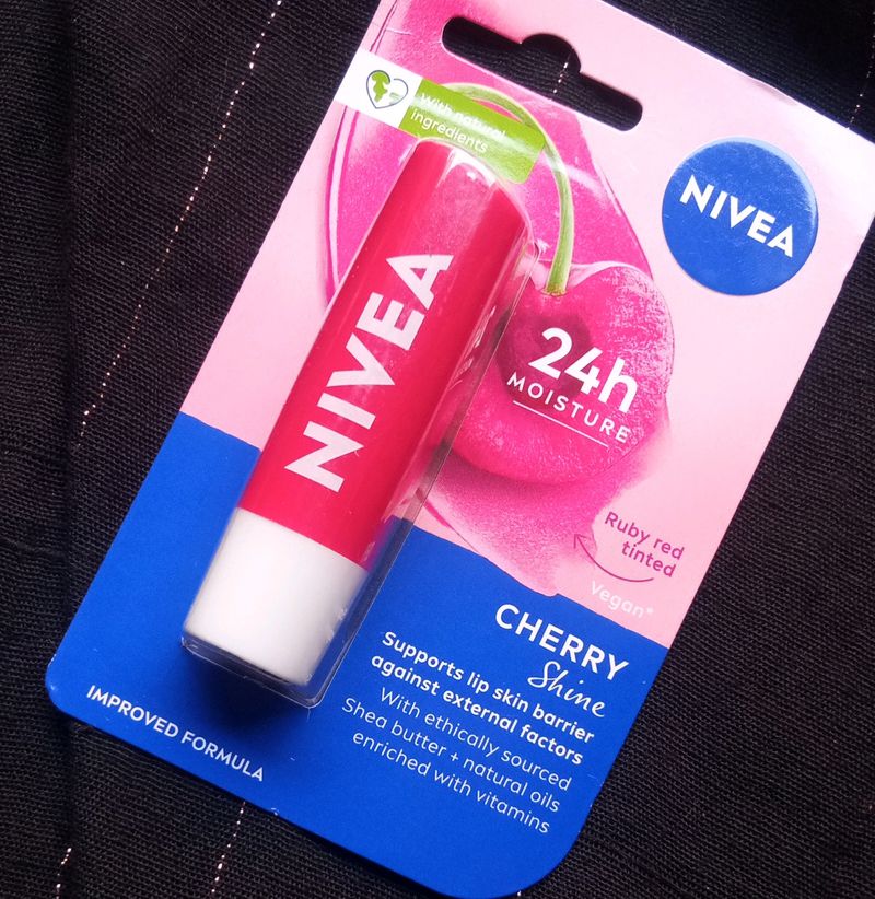 Nivea Lip Balm Cherry Shine 🍒⭐✨