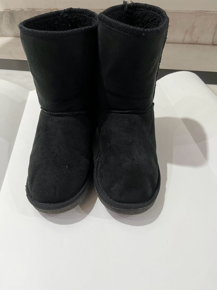 Carlton London Winter Boots With Faux Fur