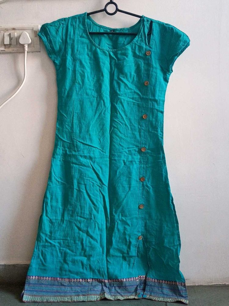 Kurta With Small Cut