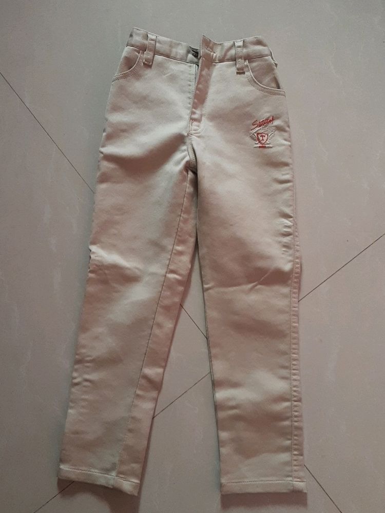 Boys Pant In New Condition..no Damage..