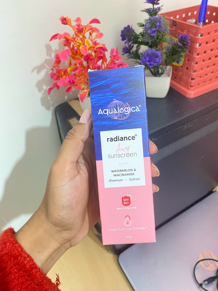 Aqualogica Radiance Dewy Sunscreen