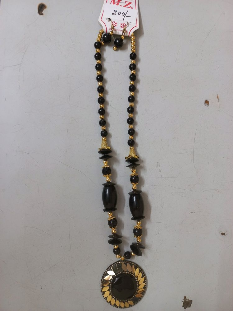 Trendy Black Beads Necklace With Earrings