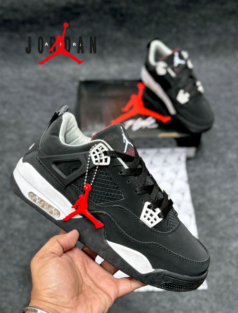 Jordan Retro 4 Black