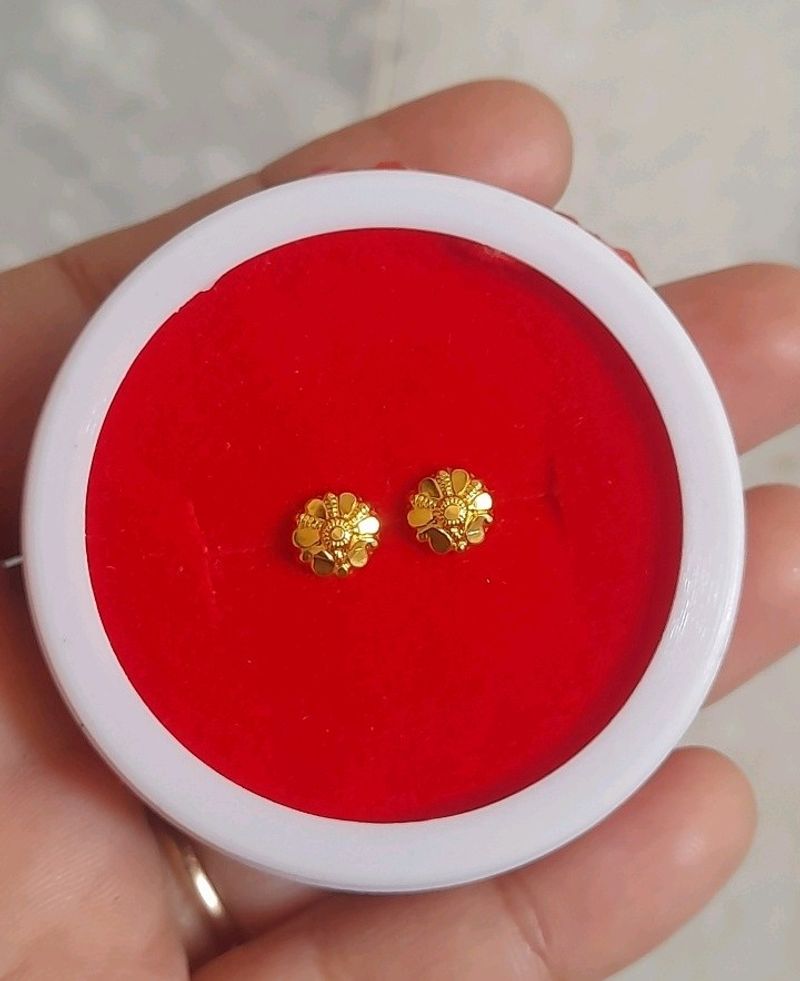 Beautiful New Flower Desine Studs