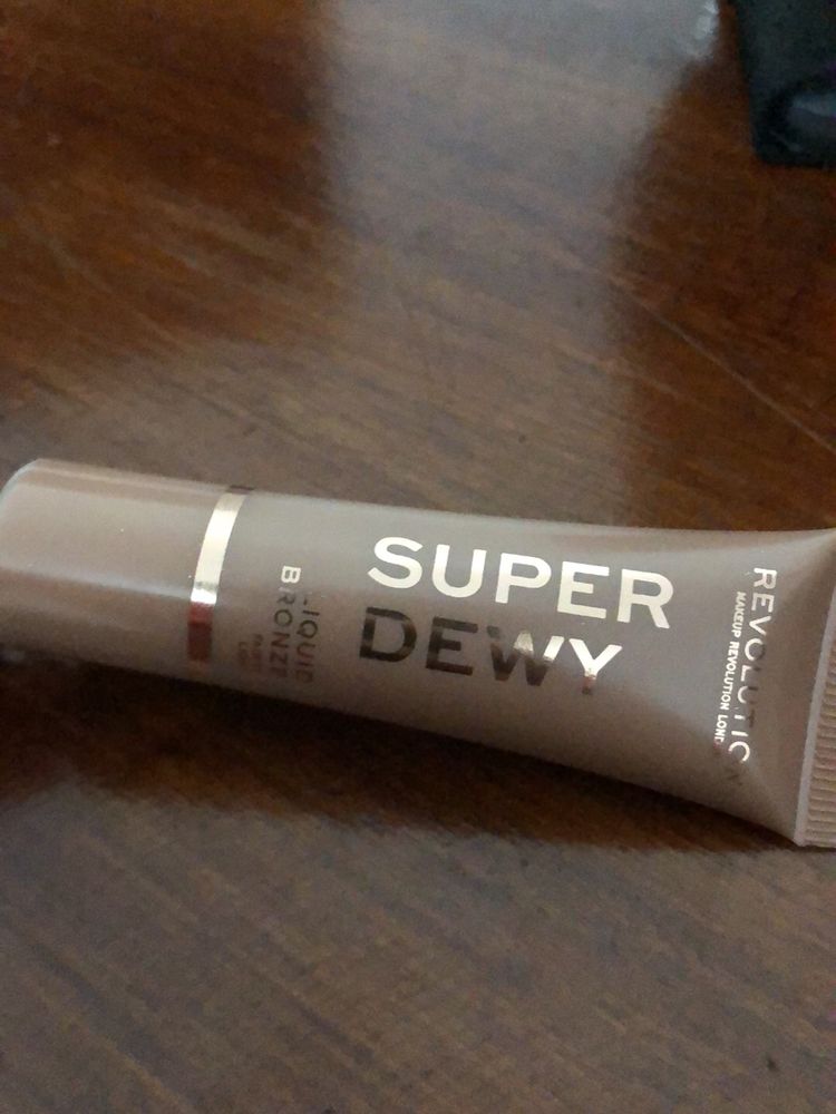 Makeup Revolution Super Dewy Liquid Bronzer