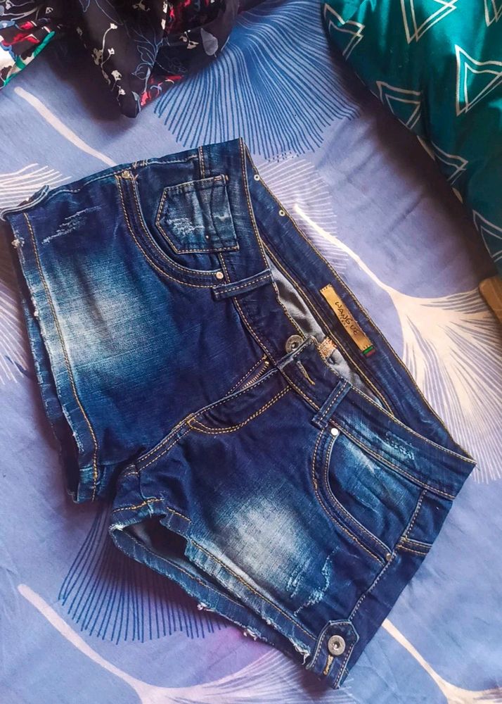 Short Denim