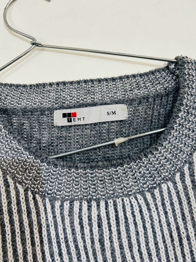 grey woollen top