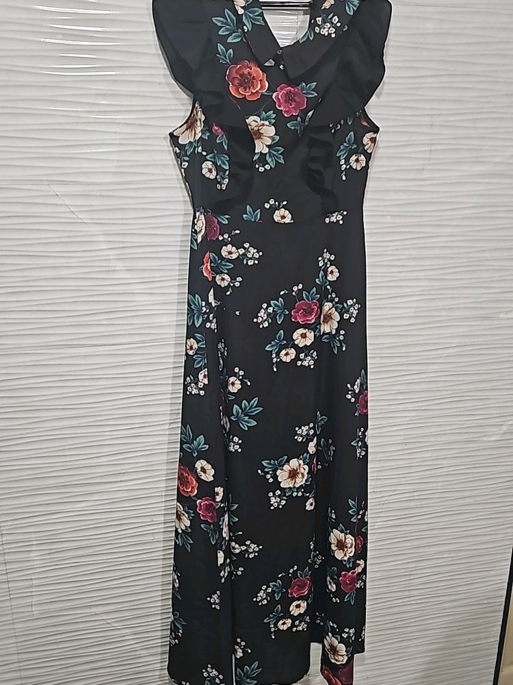 Clasdic Floral Black Gown