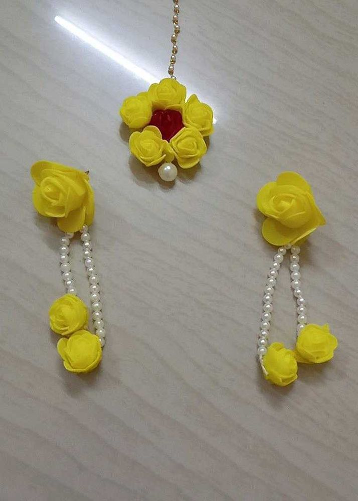 Haldi Earrings Set With Mangtikha