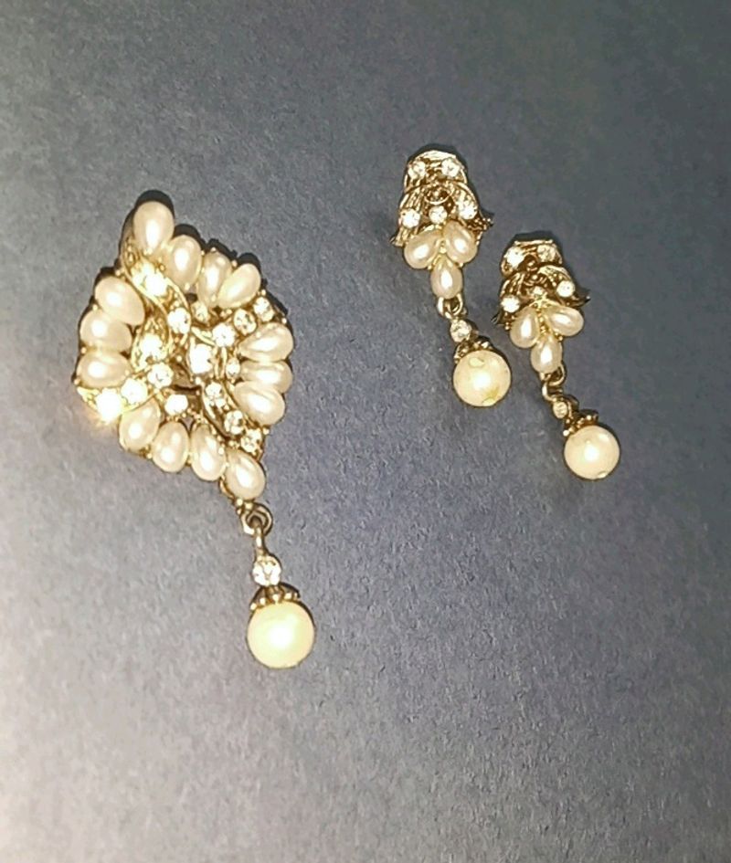 Pearl Pendant Set