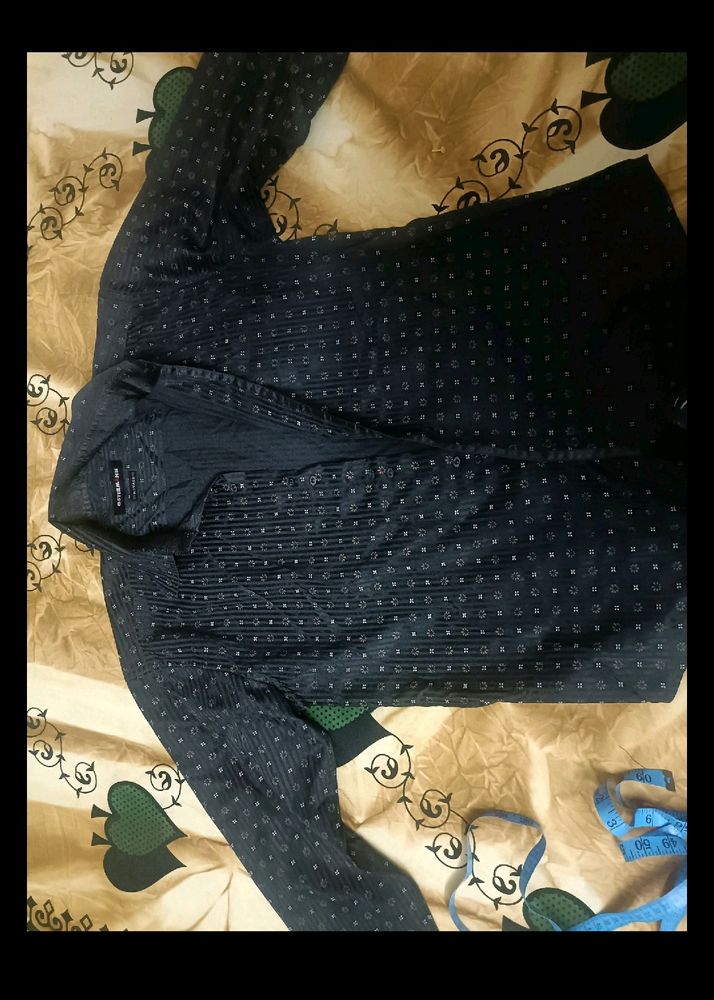 Black Printed Shirt In 40 Size With Stylish Button