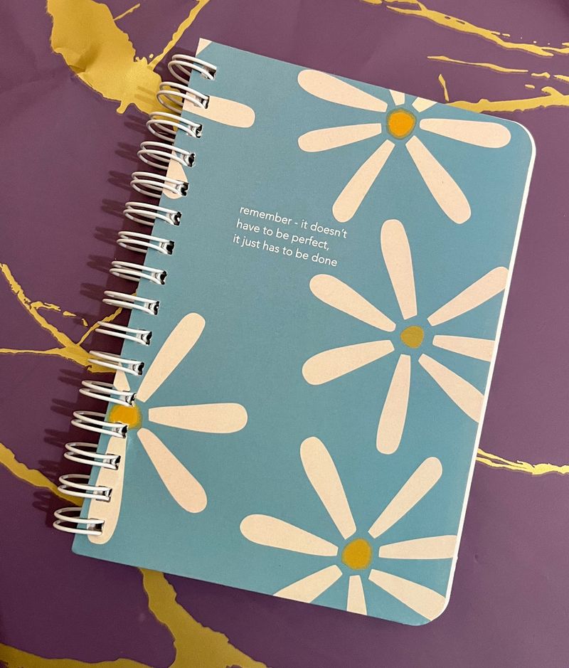 🌻Light Blue Notepad with White flowers🌻