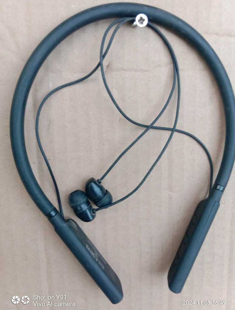 Hbs Bluetooth Neckband