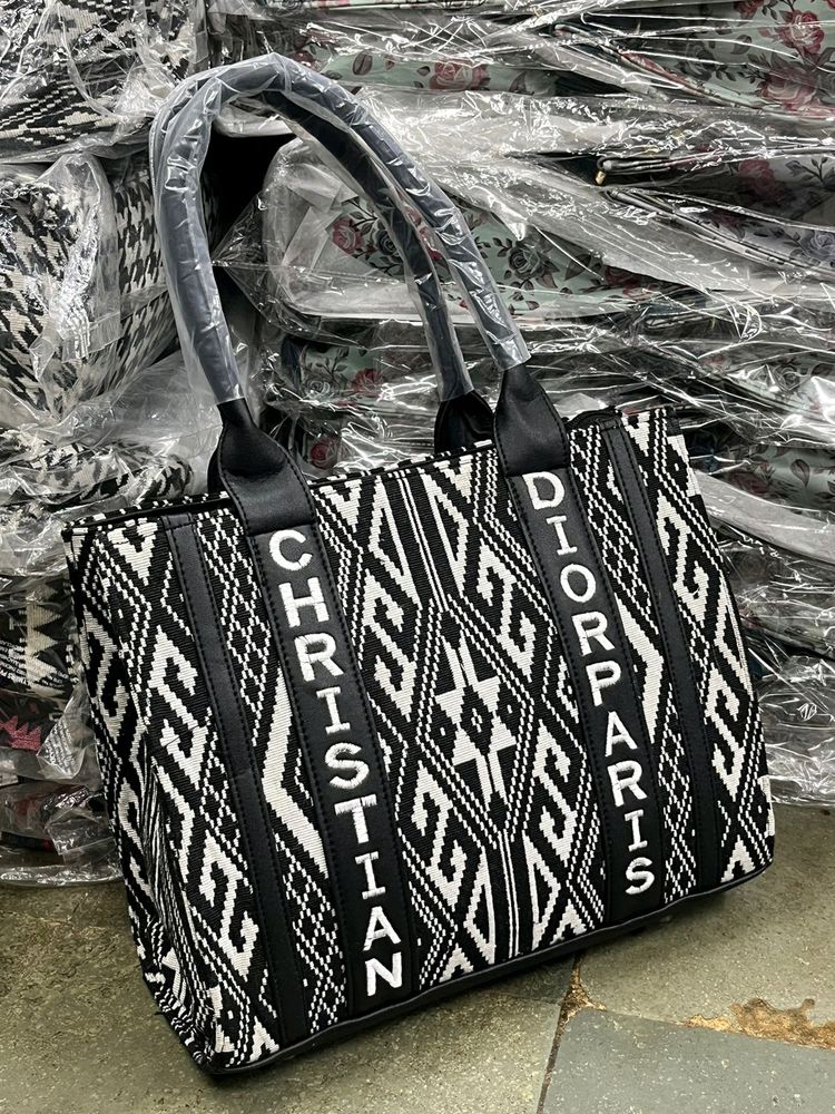 CD Black N White Tote