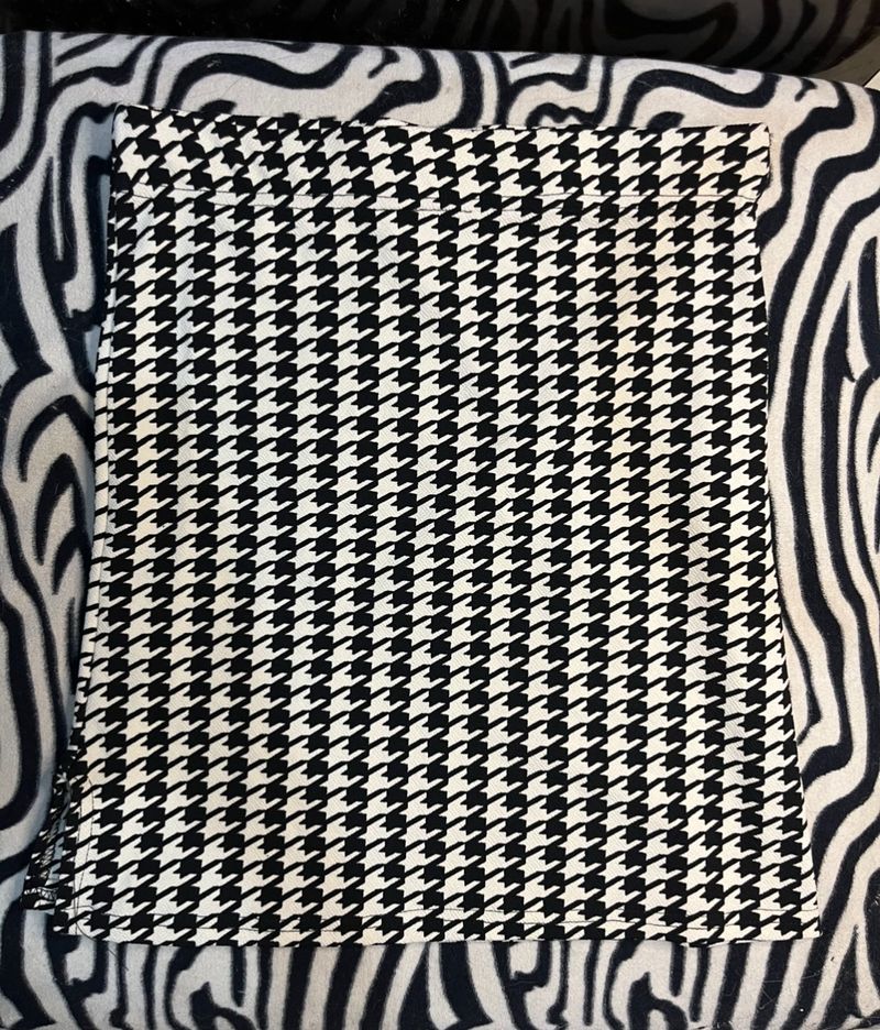 Black and white Checkered Short Skirt Size S