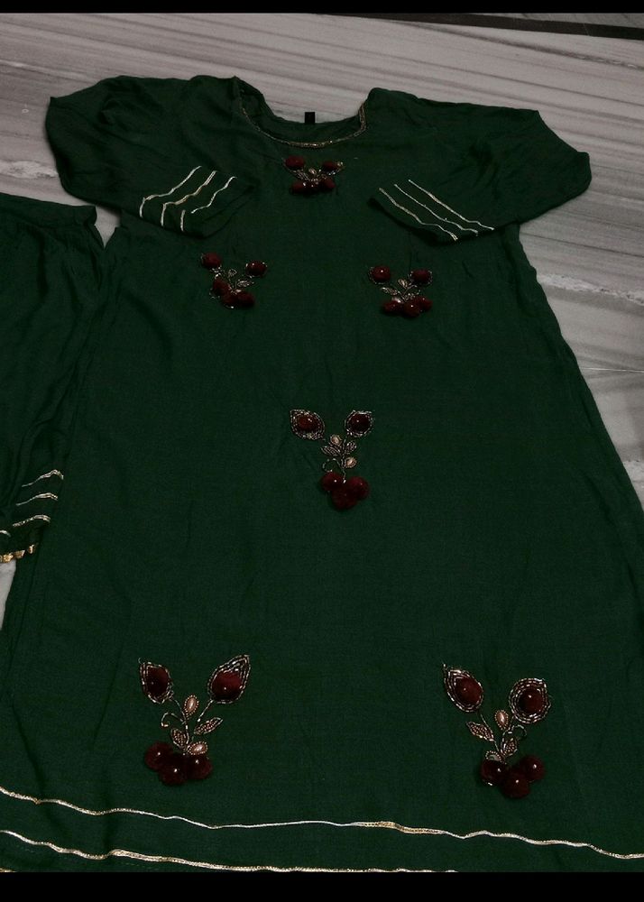 L/XL Kurti With Shrara