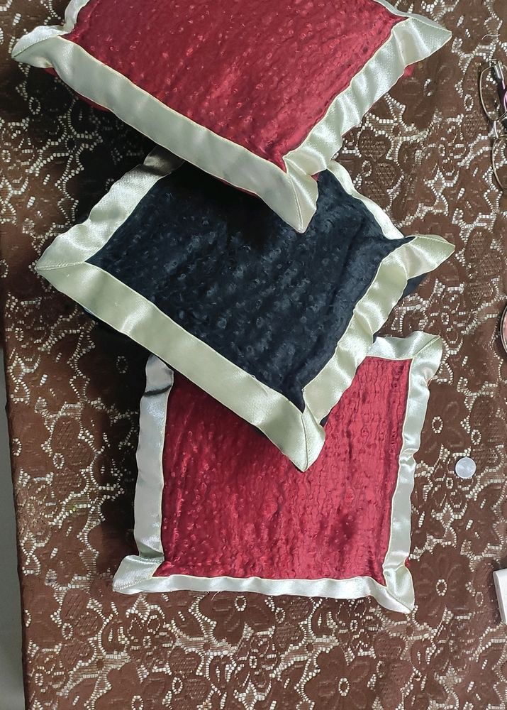 3 CUSHION PILLOWS WITH COVER