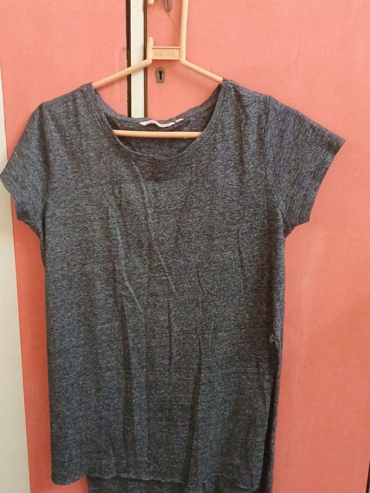 grey t shirt from ginger