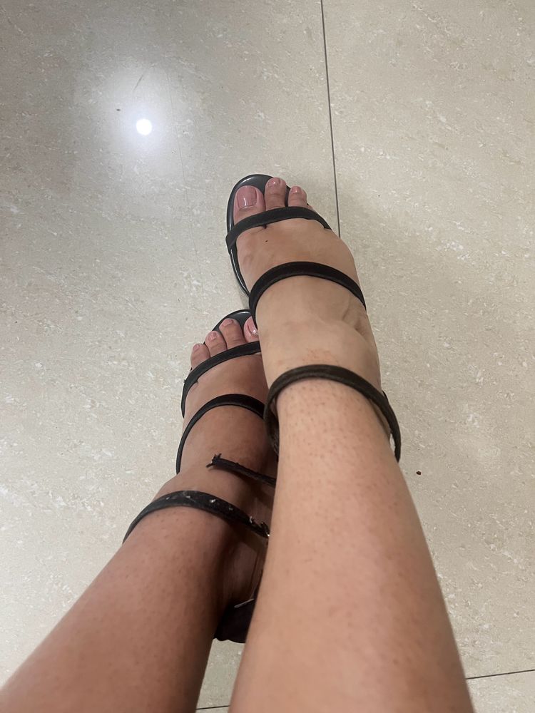 Black Strappy Heels. UK-5