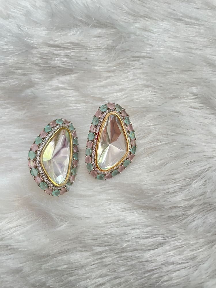 Big Kundan And Diamond Earrings