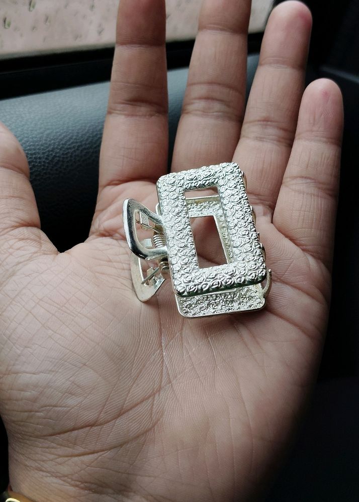 SILVER CLIP