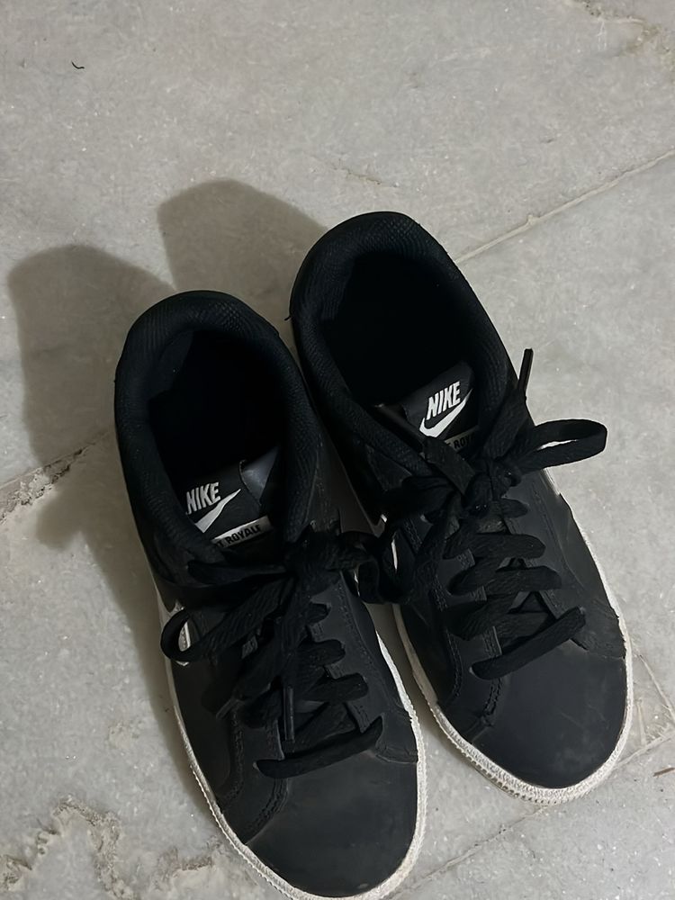 Black Shoes Nike