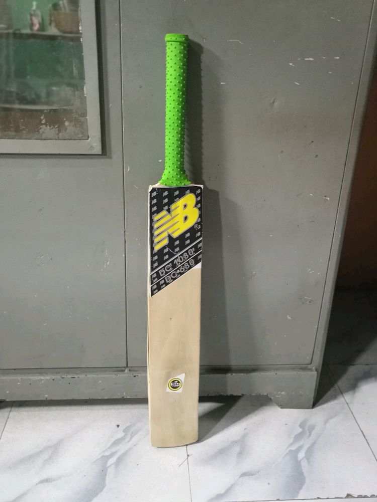 NB (New Balance) Popular Willow DC 680 Cricket Bat