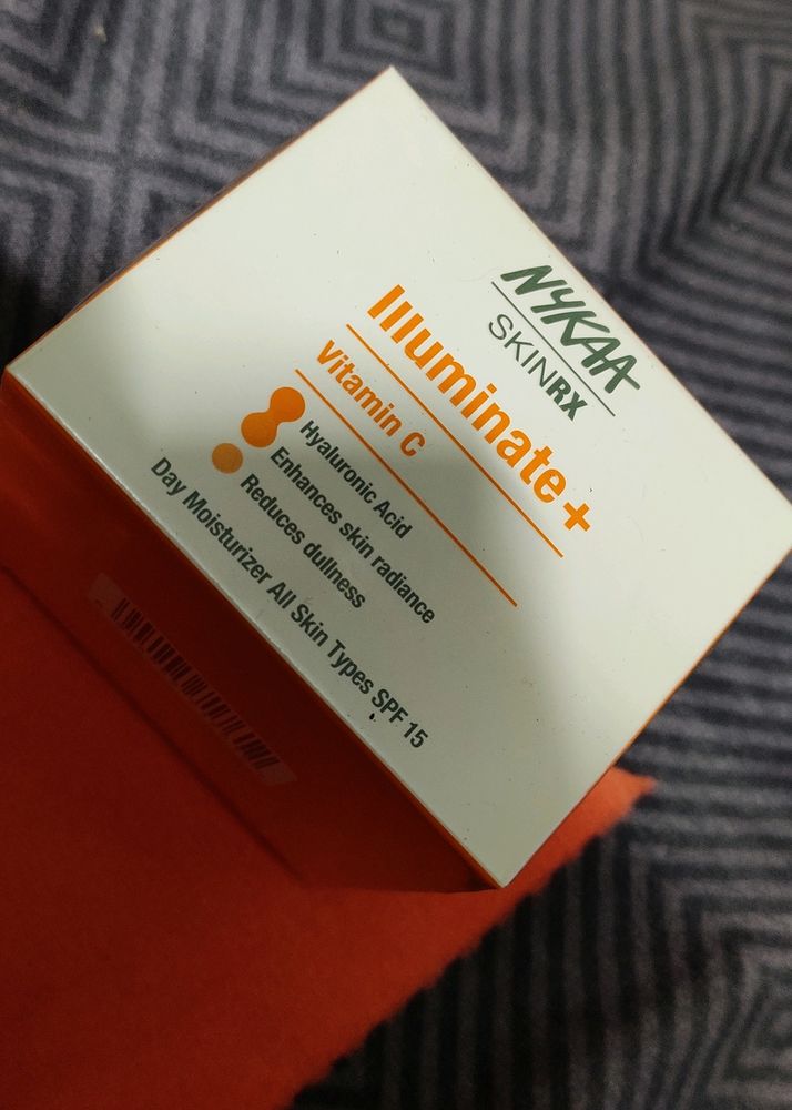 Nykaa SkinRx Illuminate + Vit C Moisturizer