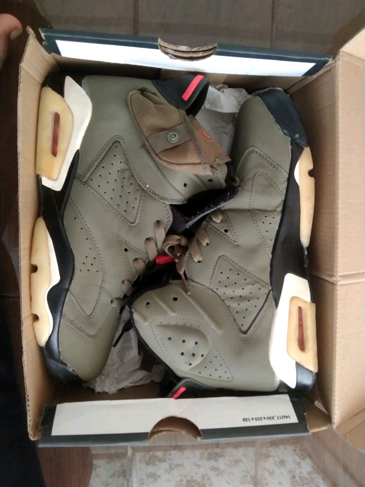 Nike Air Jordan Retro 6 Travis Scott Olive UK8.5