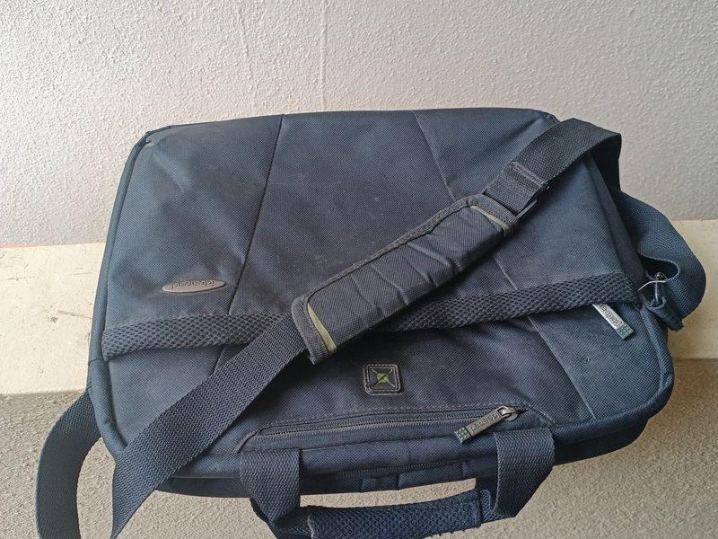 Selling Original IdeaPad (From Lenovo) Laptop Bag