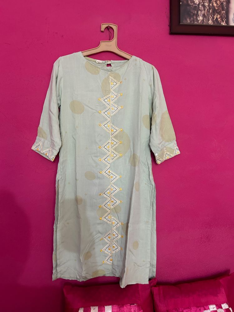 Pista Coloured Embroidered Kurti 🧚🏻‍♀️