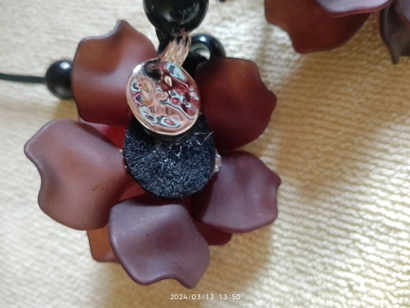 Flower Design Necklace