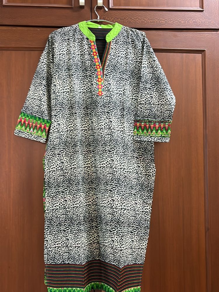 Women Stylish Kurta - Green Back