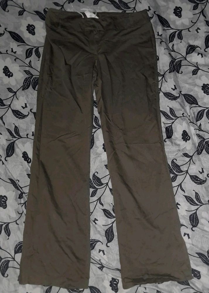 baggy trousers