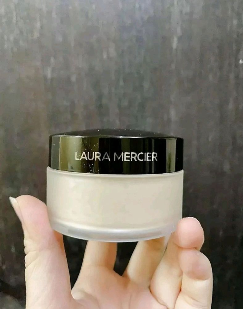 Laura Mercier