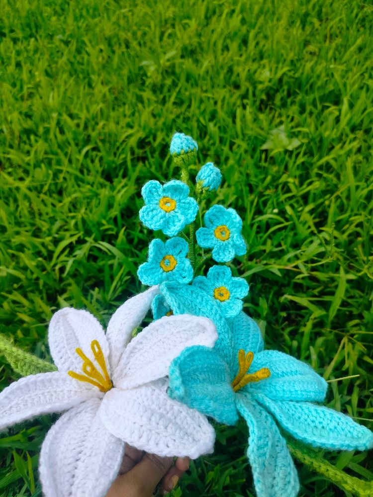 Crocheted Flower Gor Gifting Purpose