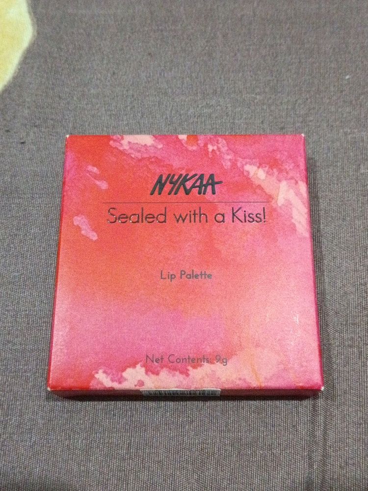 Nykaa Sealed With A Kiss Lip Palette