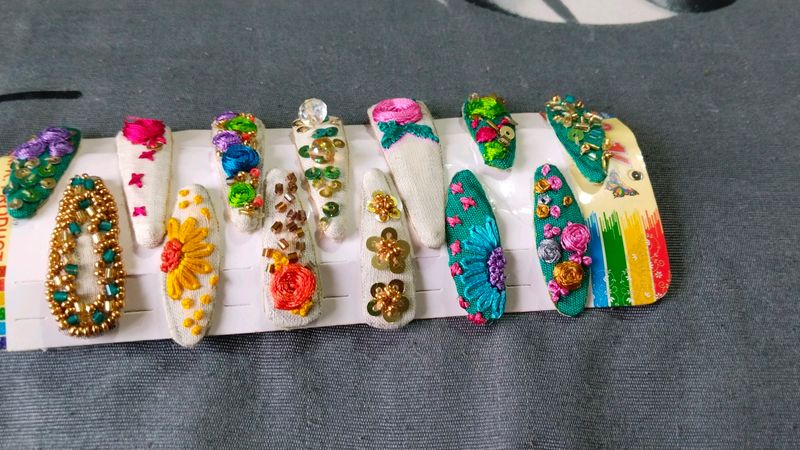 🎀13 Aari Embroidery Hair Clips