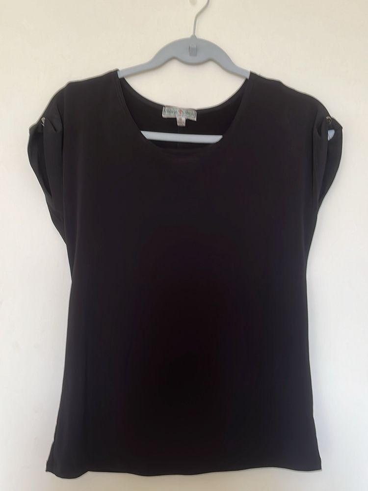 BLACK VISCOSE TOP